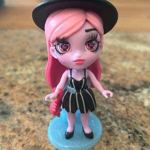 Zombaes Figure